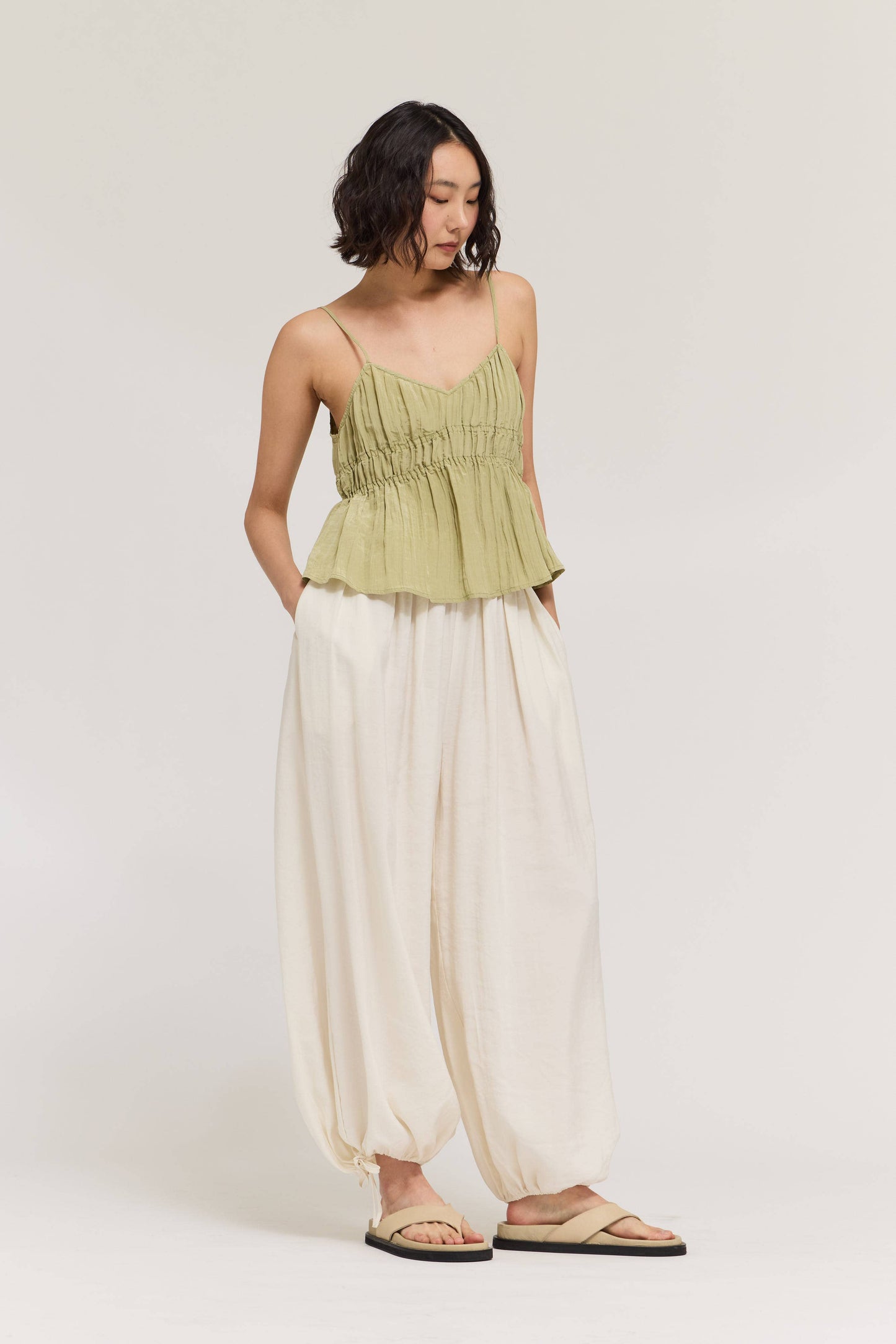  Pleated Balloon Pant