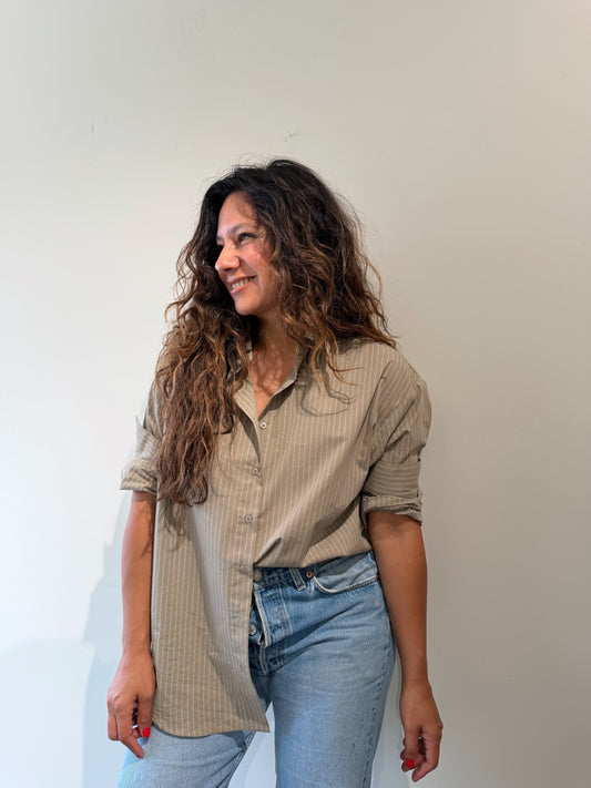 FRANKIE BUTTON UP