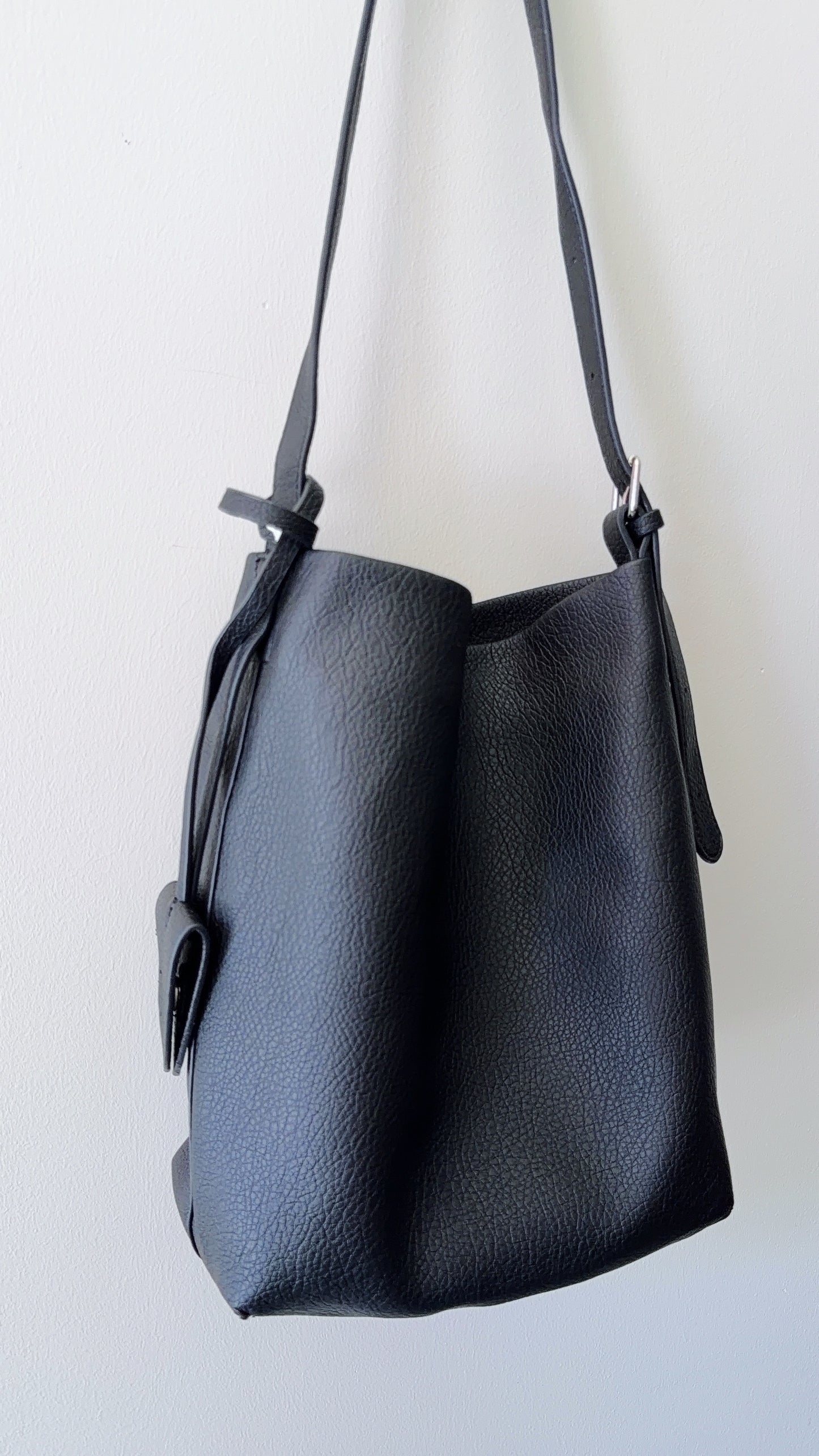 Parker Bucket Black