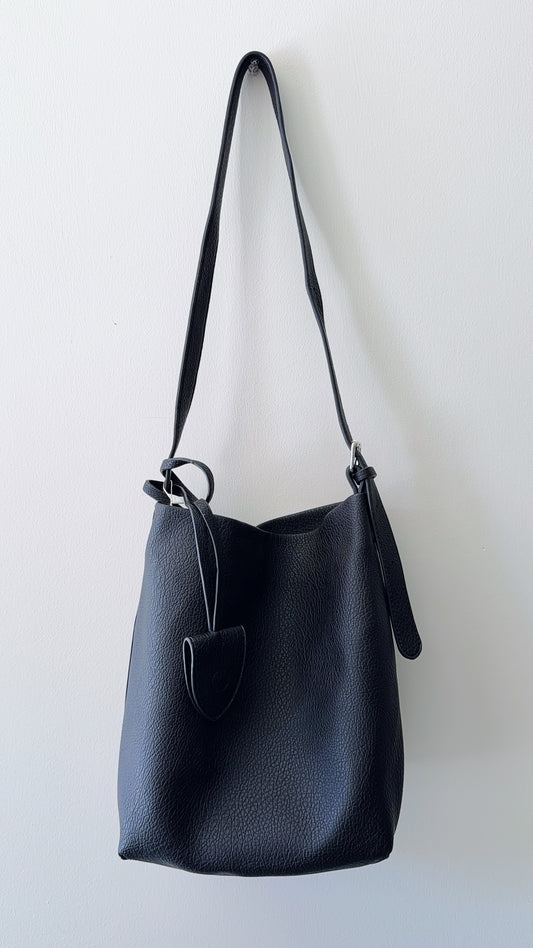 Parker Bucket Black