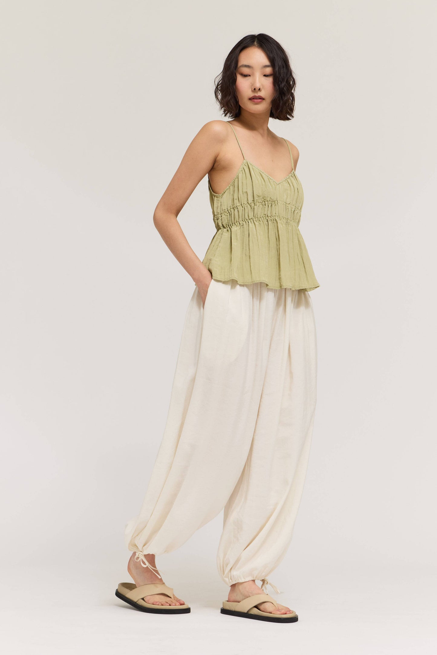  Pleated Balloon Pant