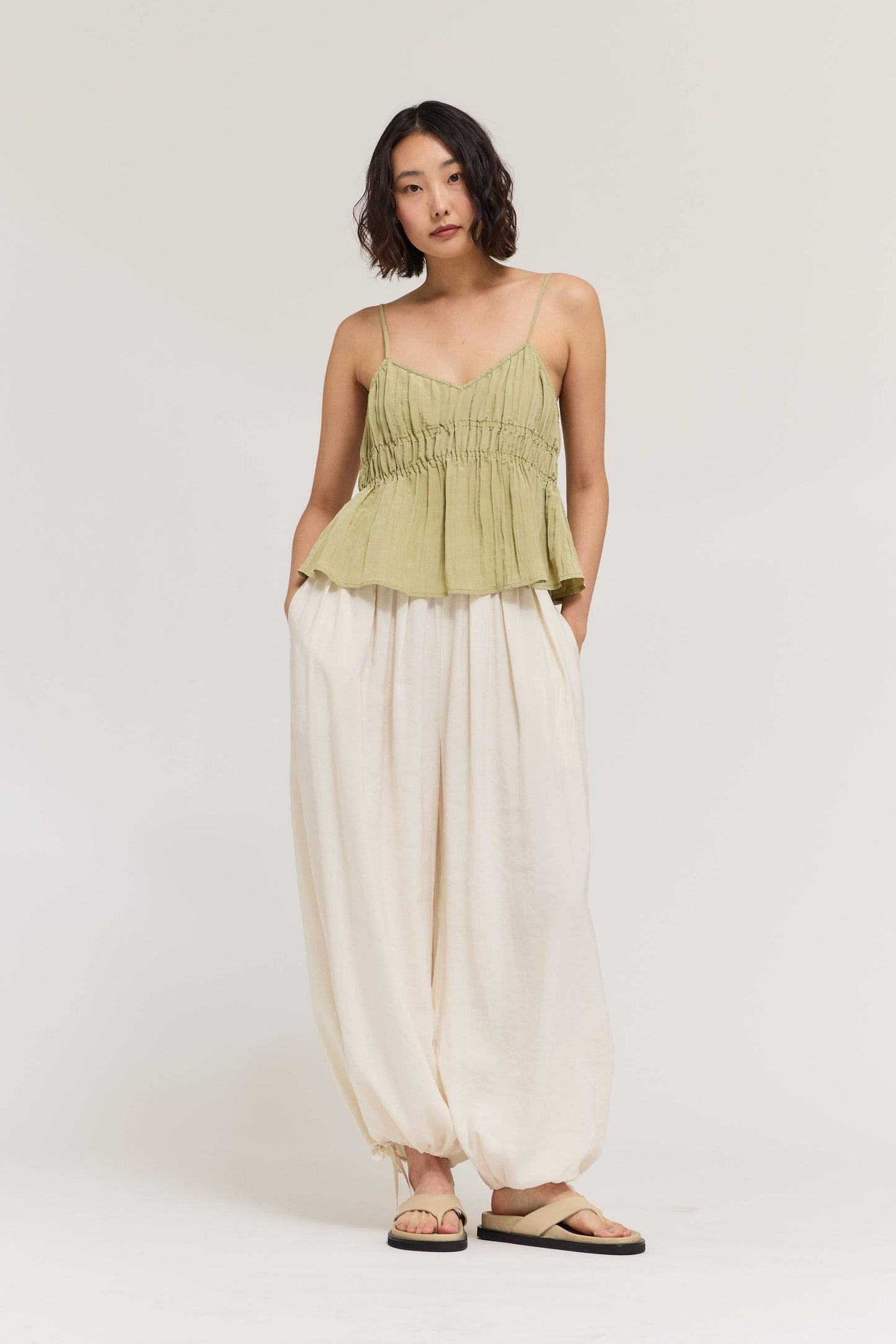  Pleated Balloon Pant