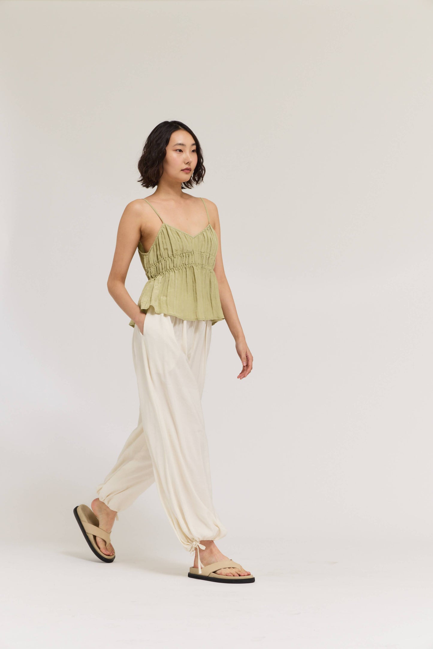  Pleated Balloon Pant